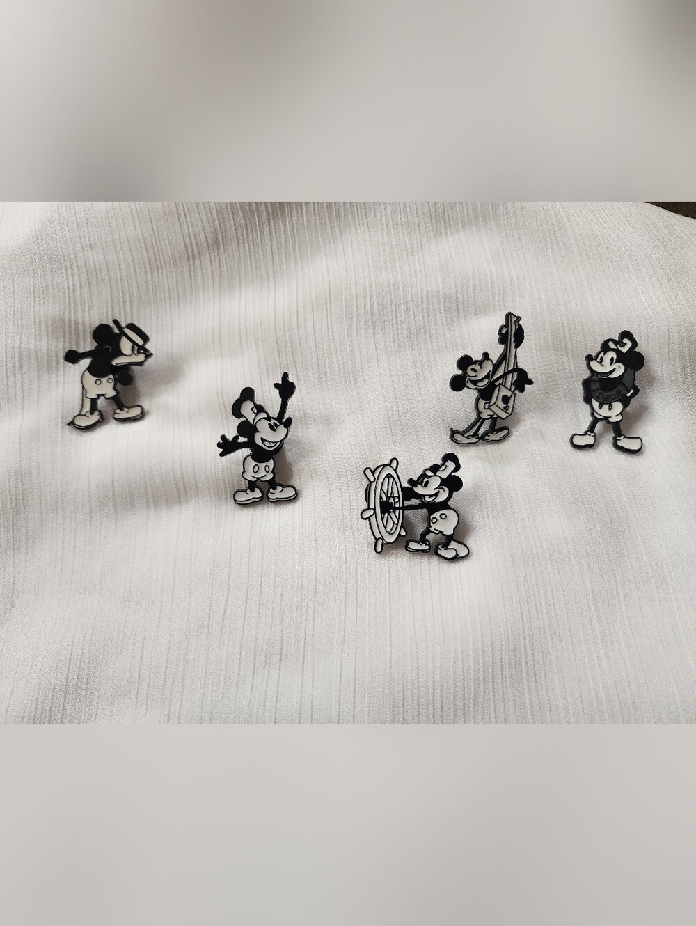 ​✨ "Steamboat Willie" Vintage Black & White Mouse Enamel Pin Set (5-Piece Lot) ✨
